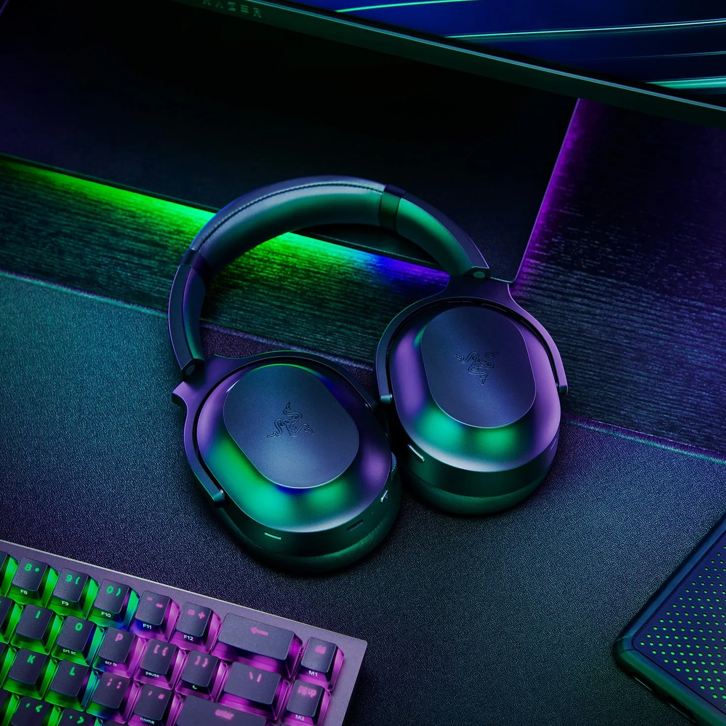 Razer Barracuda Pro - Bezprzewodowy zestaw słuchawkowy do gier (Hybrid ANC, wzmacniacz dźwięku THX, SmartSwitch Wireless, przetworniki TriForce 50mm, zintegrowane mikrofony) Czarny