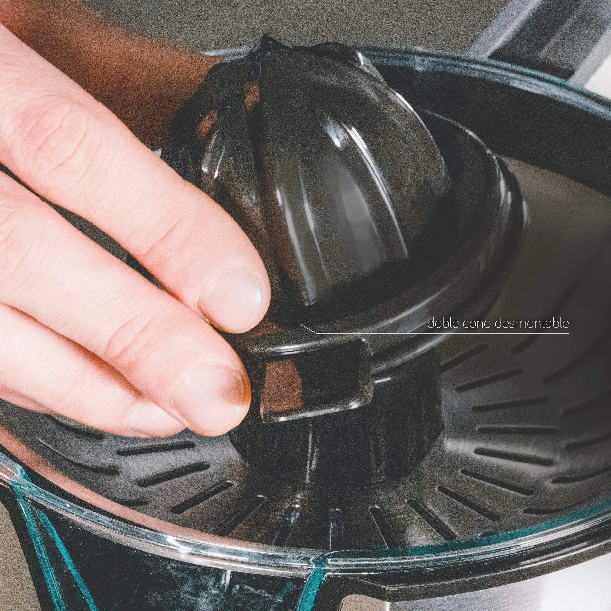 Ufesa EX4950 elektryczna wyciskarka do cytrusów 600 W filtr ze stali nierdzewnej