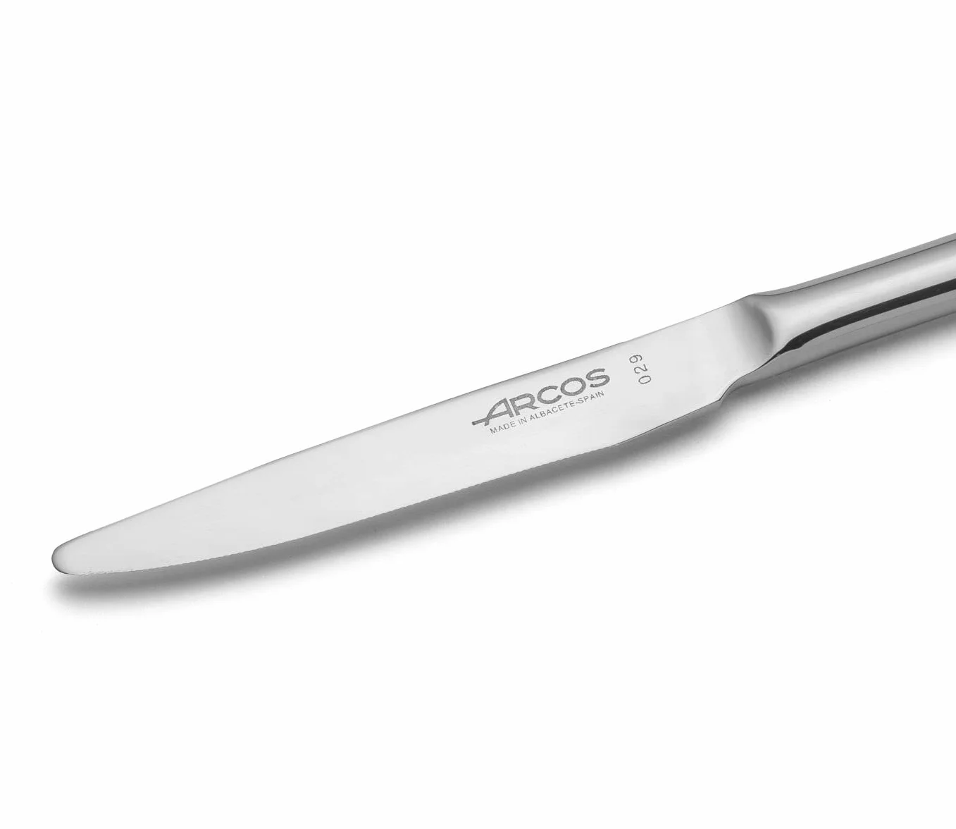 Arcos Capri Series nóż obiadowy ze stali nierdzewnej ząbkowany 80mm srebrny